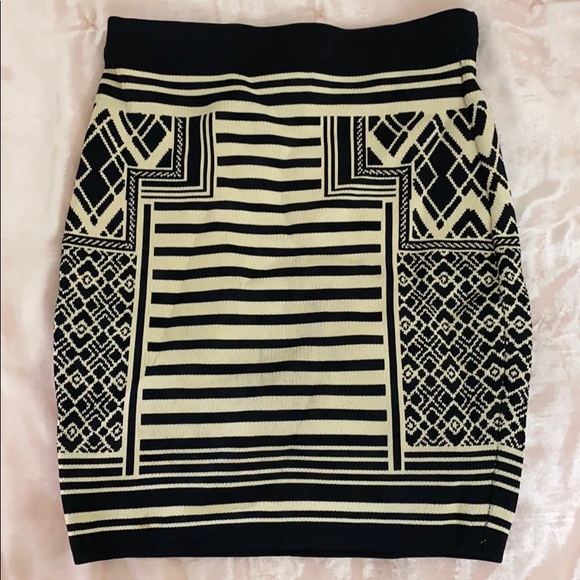 Patterned skirt - Picture 3 of 3